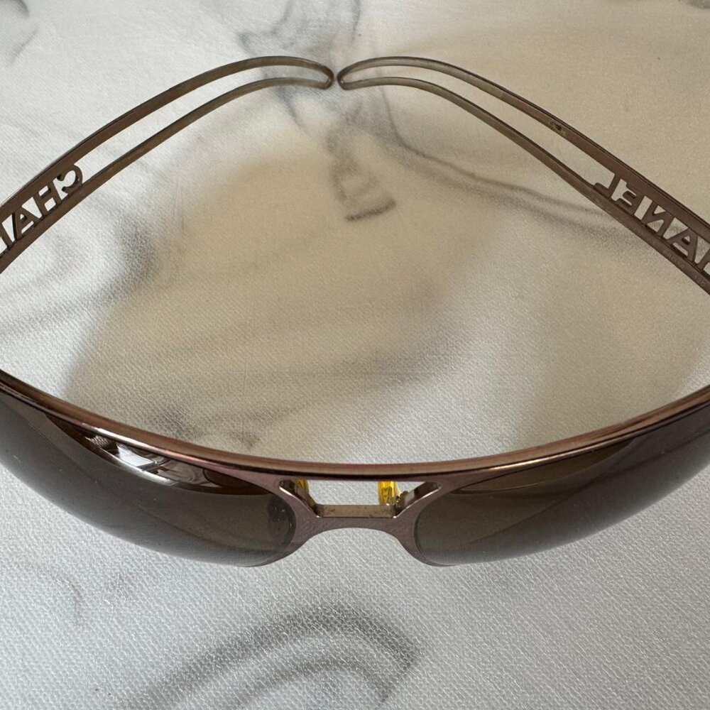 Chanel sunglasses - Picture 4 of 5
